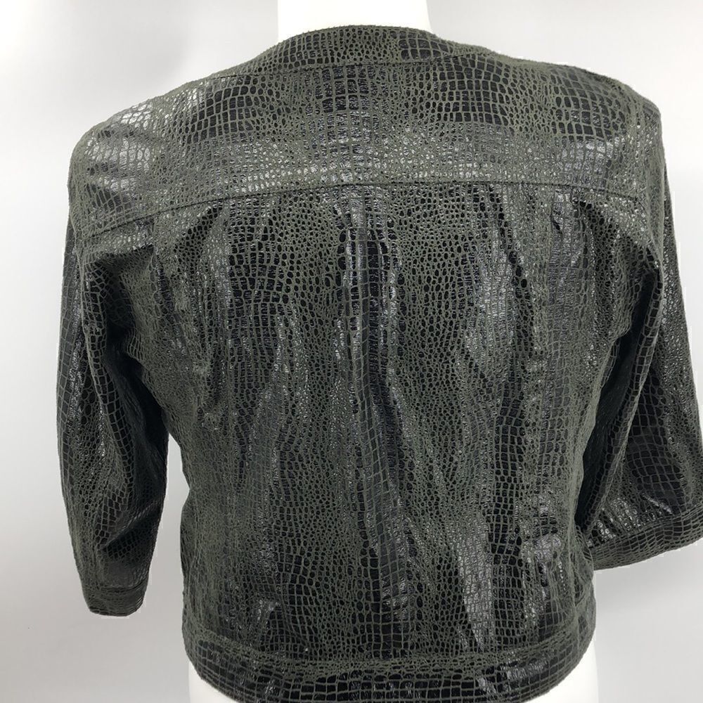 Ruby Rd alligator print snap button jacket - Picture 5 of 6